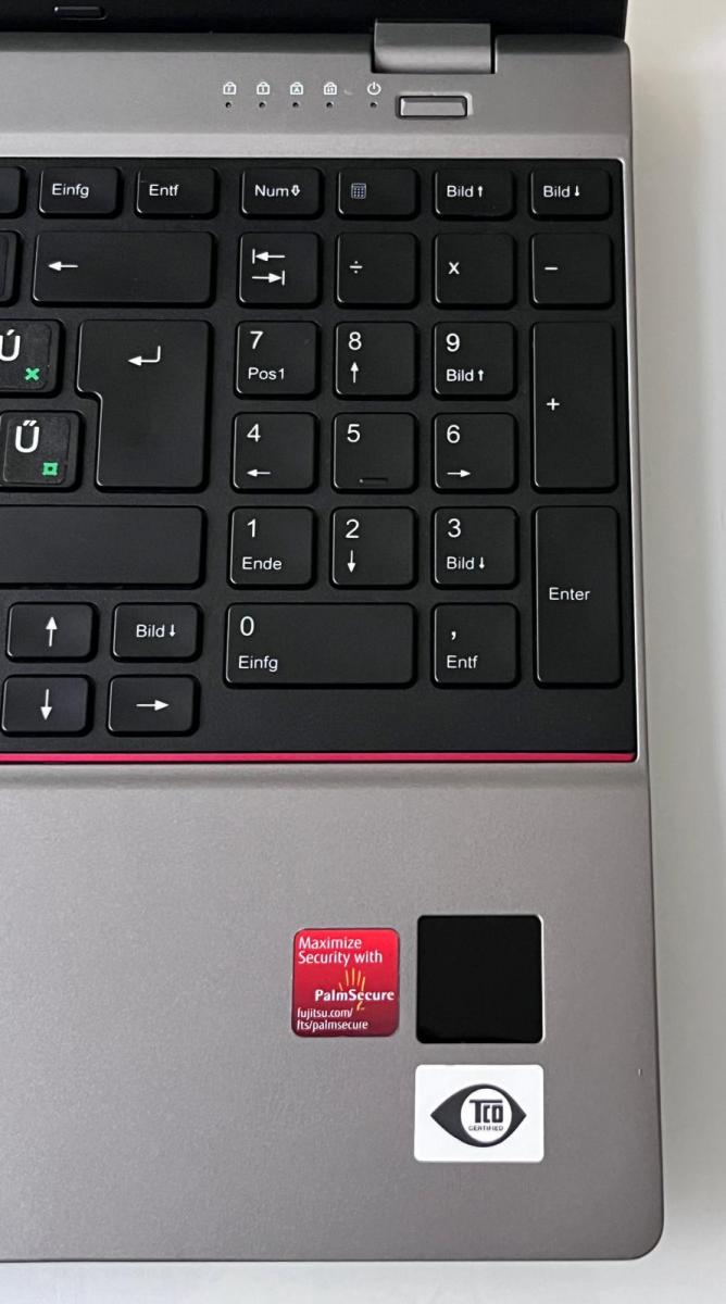 Fujitsu Lifebook U7511
